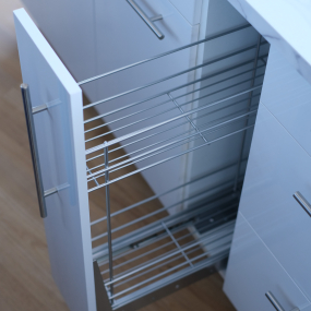 Meuble bas chêne clair larg. 20cm x H71.5cm