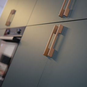 Meuble bas vert mat 2 portes larg. 80cm x H71.5cm