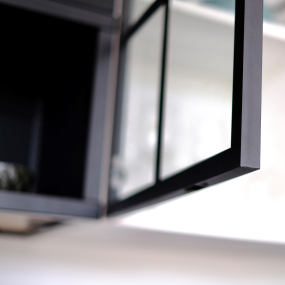 Colonne rose poudré mat 2 portes alu noir vitrée -  1 porte+tiroir larg. 40cm x H213.8cm