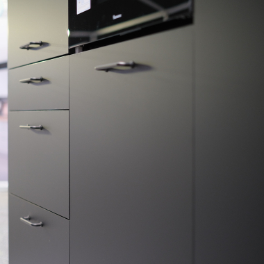 Joue noire mate larg. 32cm x H42.5cm